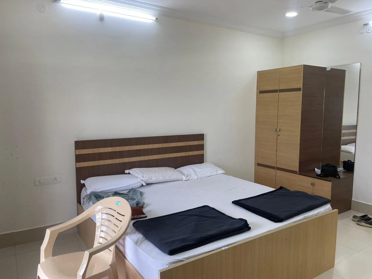Comfortable Room at Ganesha Sadan